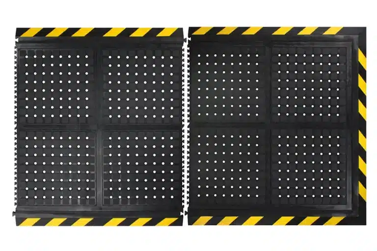 Hog Heaven III Drainable - Linkable - middle and end - isolated full above - yellow striped border - Web
