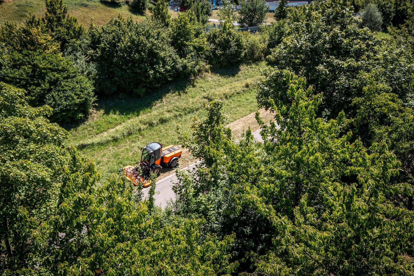 Holder_S_75_green_care_triplex_mower_municipal_puplic_services_lawn_app_05_CI20-Screen