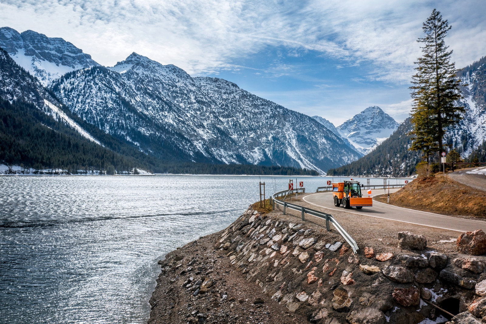 S_75_snow_plough_municipal_puplic_services_transport_ride_app_02_CI20-Screen
